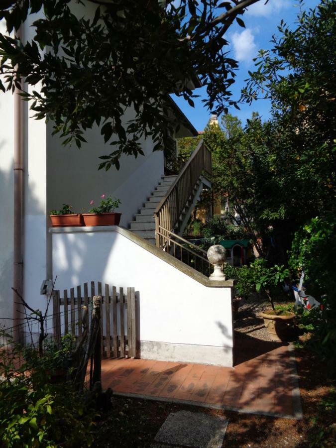 La Casa Di Nina Apartamento Quercianella Exterior foto