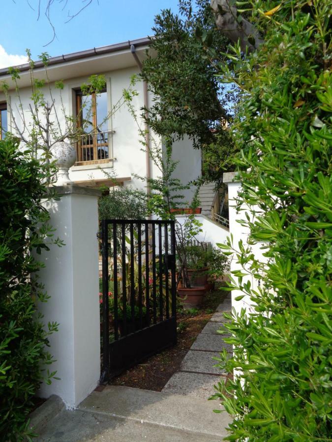 La Casa Di Nina Apartamento Quercianella Exterior foto